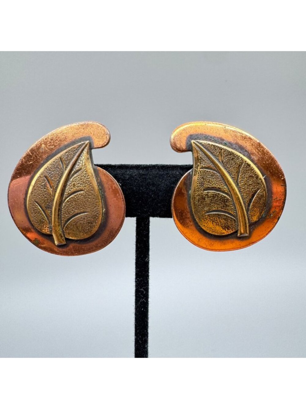 Vintage Artisan Copper Bronze Leaf Earrings Cip On Mid-Century Modern BOHO 1.25"